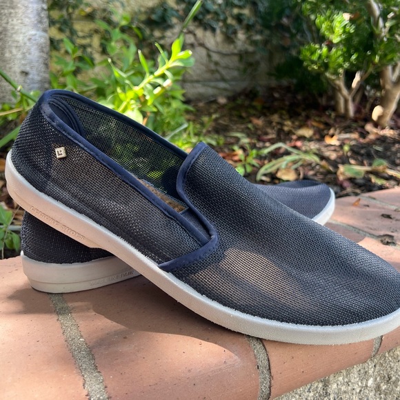Water shoes - Picture 1 of 3
